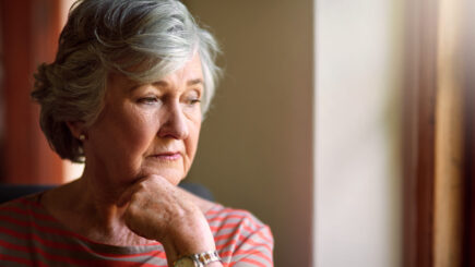 Alterdepression überwinden ist möglich. Erkenne die Depression im Alter. Symptome, Ursachen und Hilfe für Menschen ab 60. Hier bekommst Du hilfreiche Tipps für Betroffene und Angehörige.